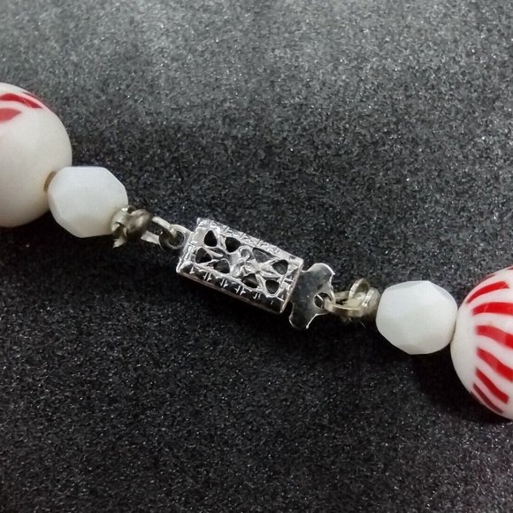 Vintage MCM Red/White Glass Bead 24" Necklace Candy Cane - Picture 4 of 6